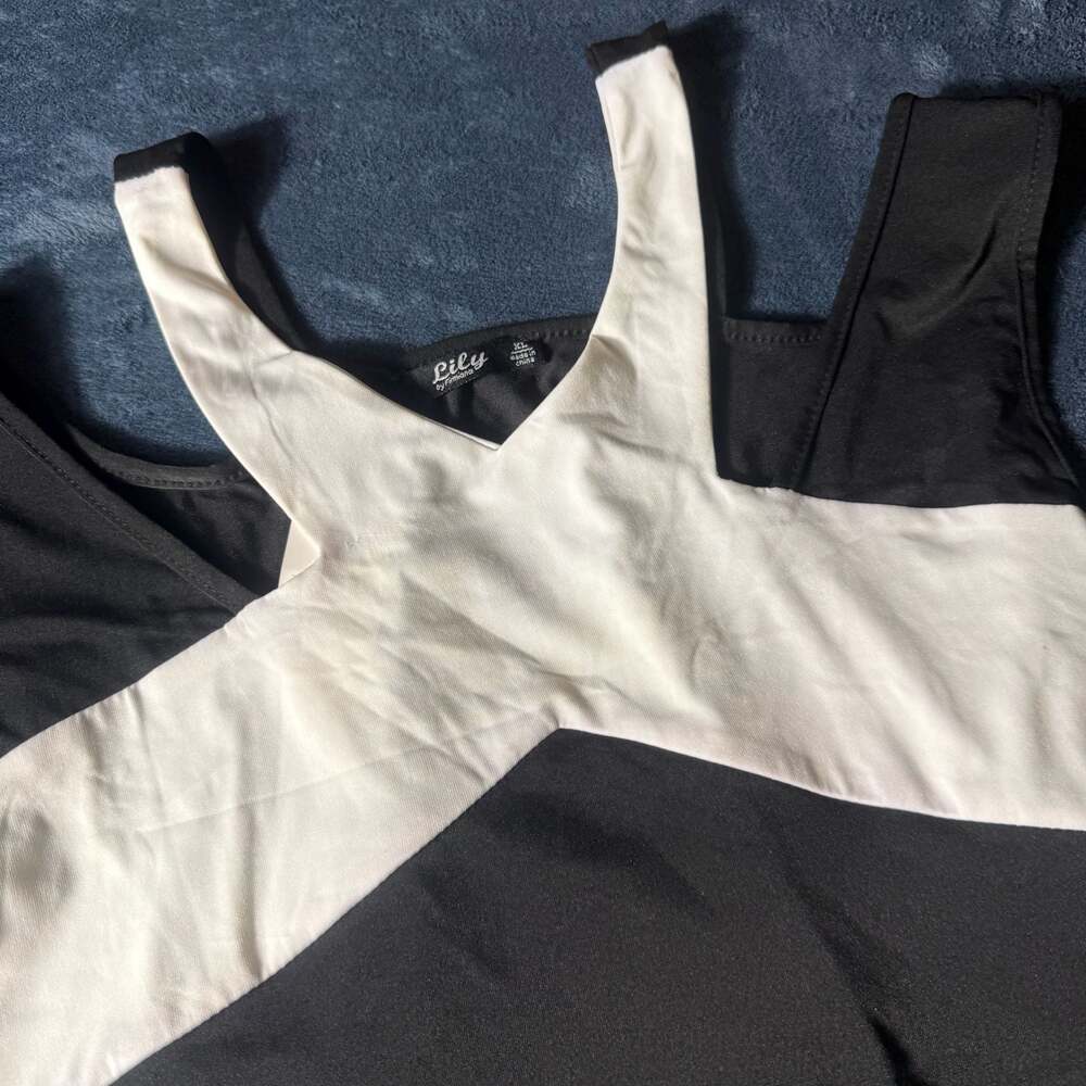 Lily by Firmiana Black and White Colorblock Sleeveless Tank Top Size XL
